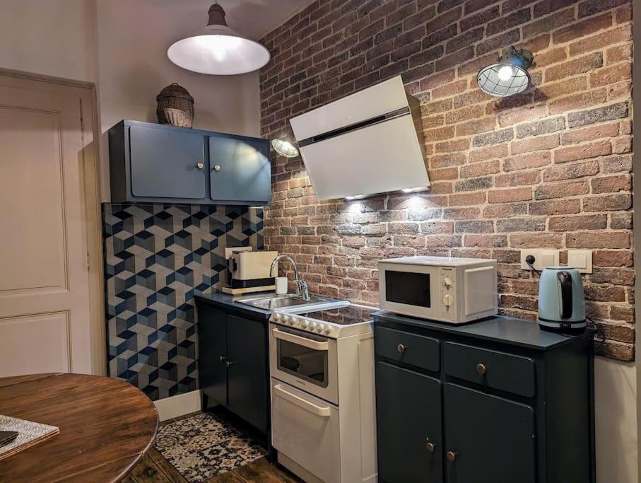 L'Appartement Du Voisin D'Hugo Μπεζανσόν Εξωτερικό φωτογραφία