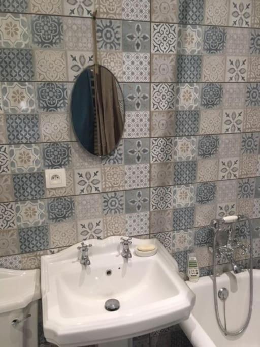L'Appartement Du Voisin D'Hugo Μπεζανσόν Εξωτερικό φωτογραφία